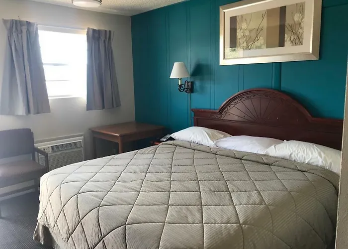 Lakeside Inn