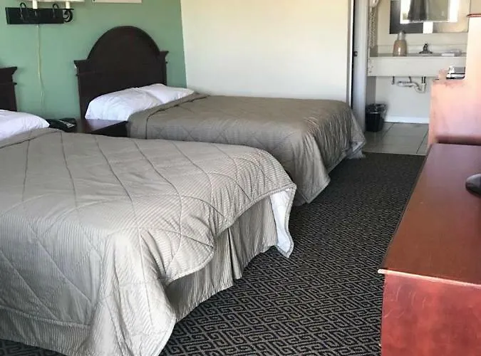 Lakeside Inn